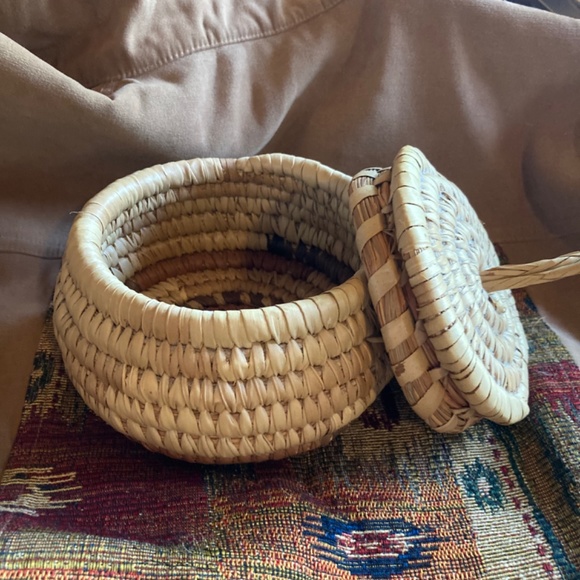 Basket - Picture 5 of 8